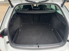 SKODA Octavia Combi 2.0 TDI Style*HEAD UP*MATRIX*