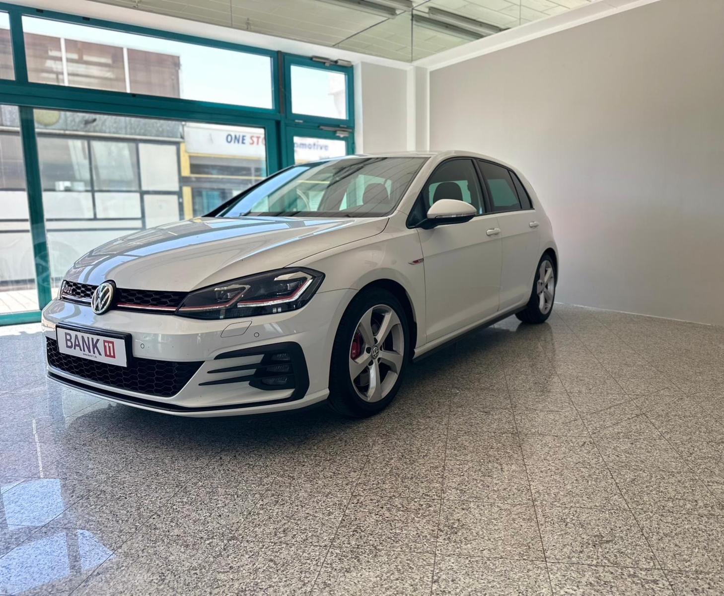 Volkswagen Golf 2.0 TSI GTI Performance