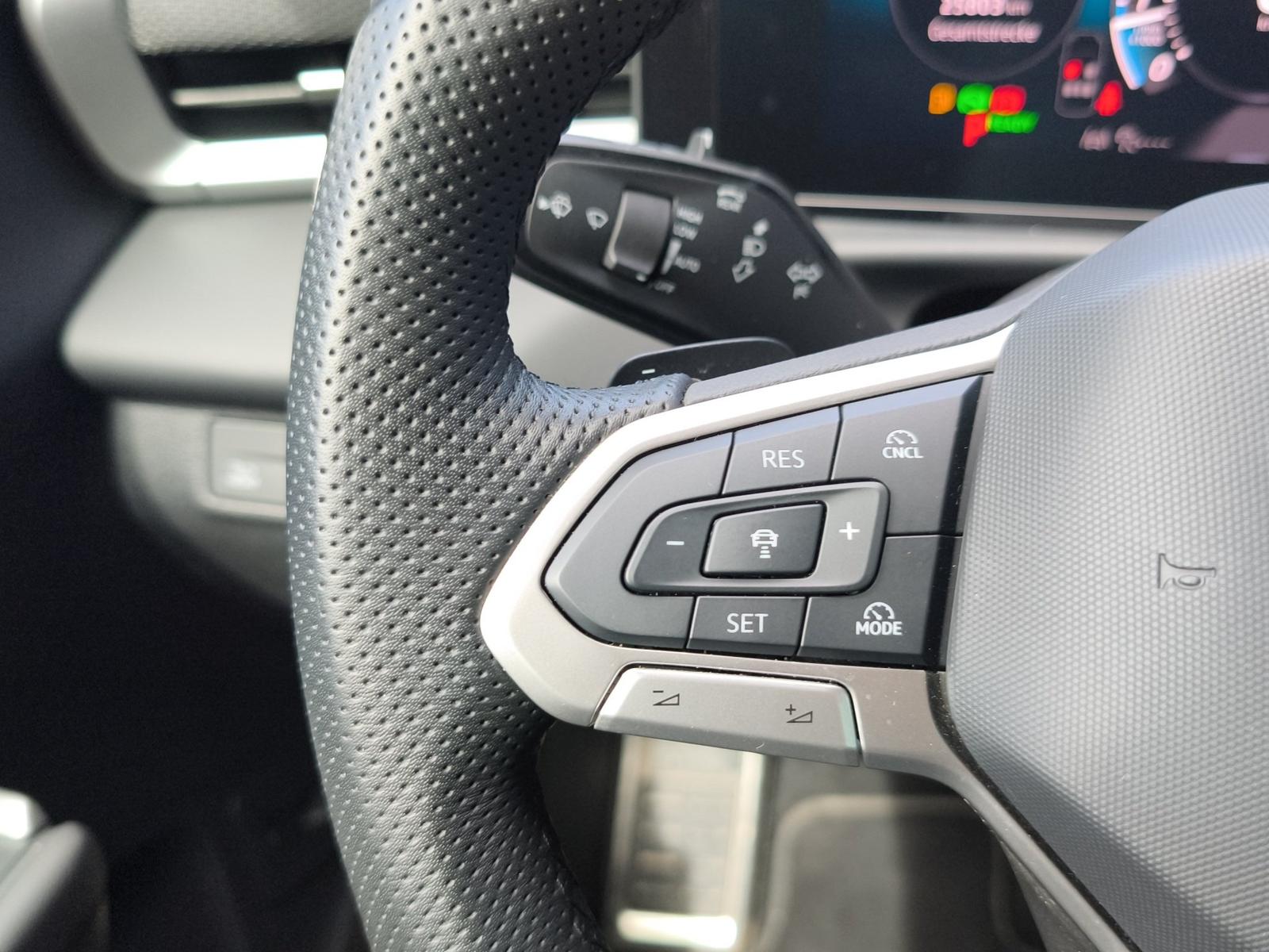 Volkswagen T-Roc 1.5 eTSI DSG R-Line IQ-LIGHT NAVI ACC SIDE, миниатюра 17