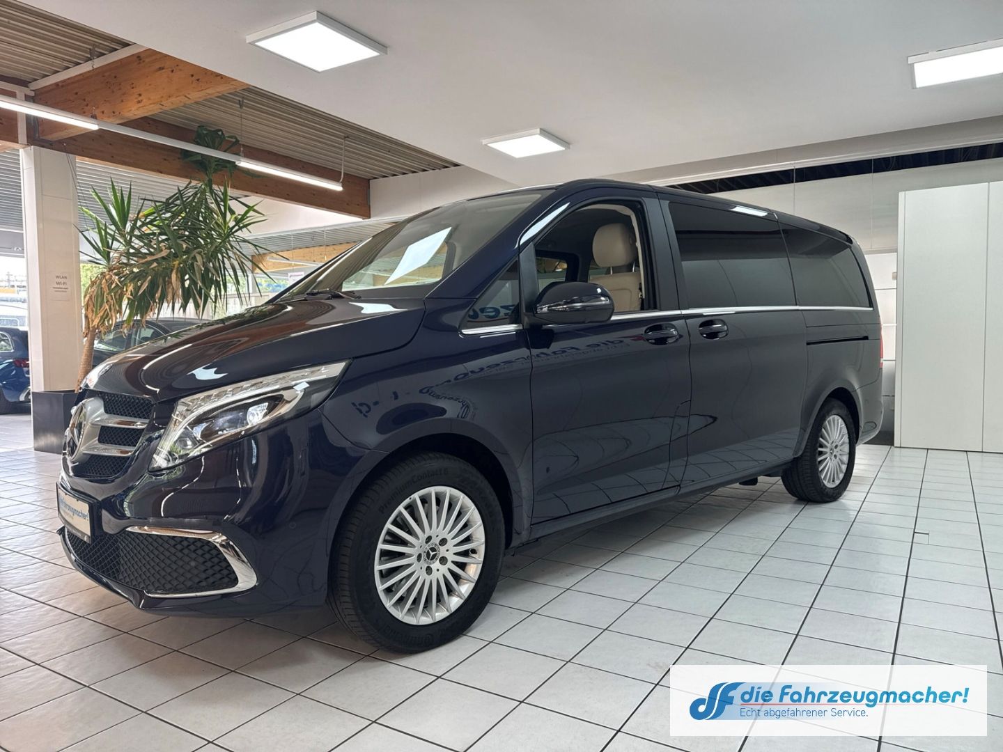 Fahrzeugabbildung Mercedes-Benz V 220 -klasse AVANTGARDE EDITION 4MATIC lang Led