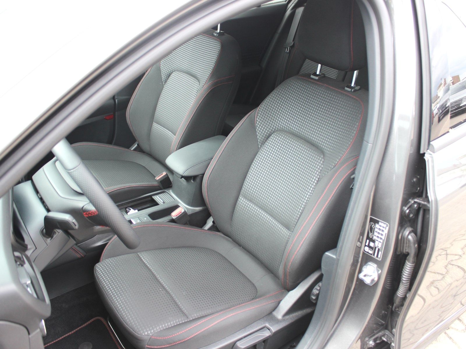 Fahrzeugabbildung Ford Focus ST-Line X 1,0 EcoBoost Mild-Hybrid