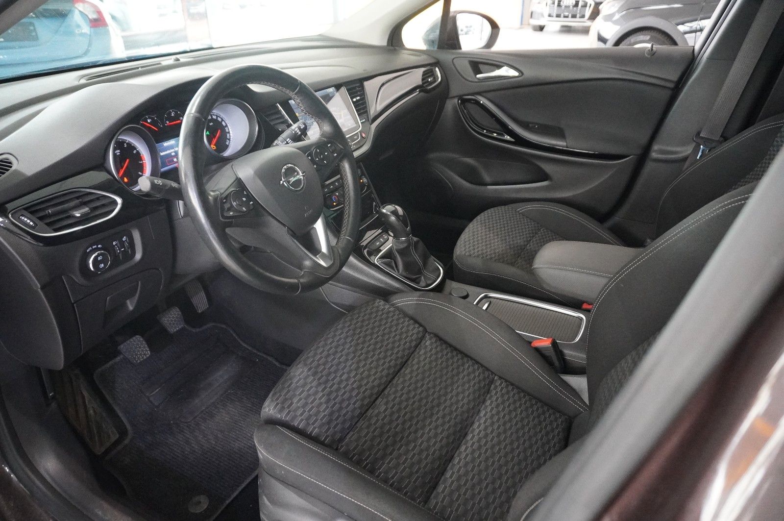 Fahrzeugabbildung Opel Astra K ST 1.4T ON NAVI/LED/KAMERA/SHZ/SPORT/PDC