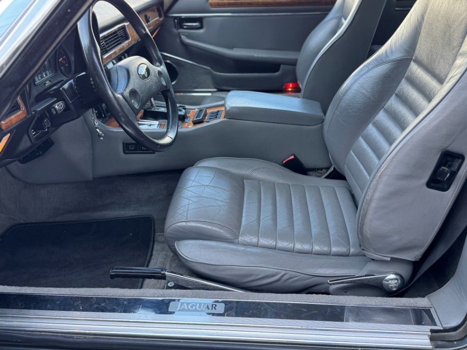 Fahrzeugabbildung Jaguar XJS 12 Zylinder Cabrio H. Zul. HU Neu