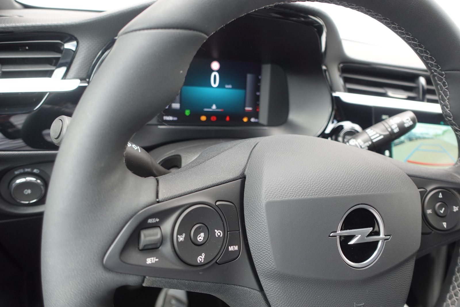 Fahrzeugabbildung Opel Corsa GS 1.2T,Navi,Kamera, Sitzhzg,Allwetter,LED