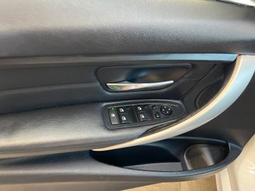 BMW 320 d Lim. *Schiebedach*Navi*Klima*Vollleder*DAB