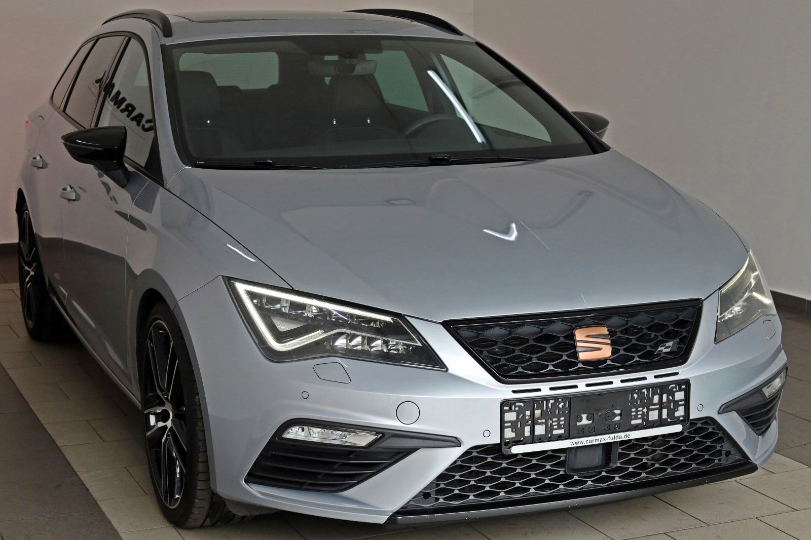 Fahrzeugabbildung SEAT Leon ST Cupra 300 4Dr.,T.Leder,Navi,Kamera,Panor