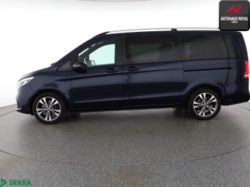 Mercedes V 220 - 2