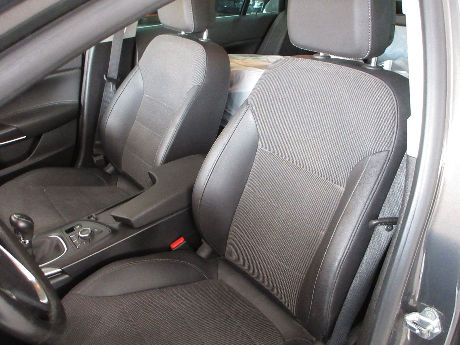 Fahrzeugabbildung Opel Insignia A ST 2.0CDTI Innovatio LED/NAVI/PDC/AHK