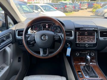 Volkswagen Touareg - 11