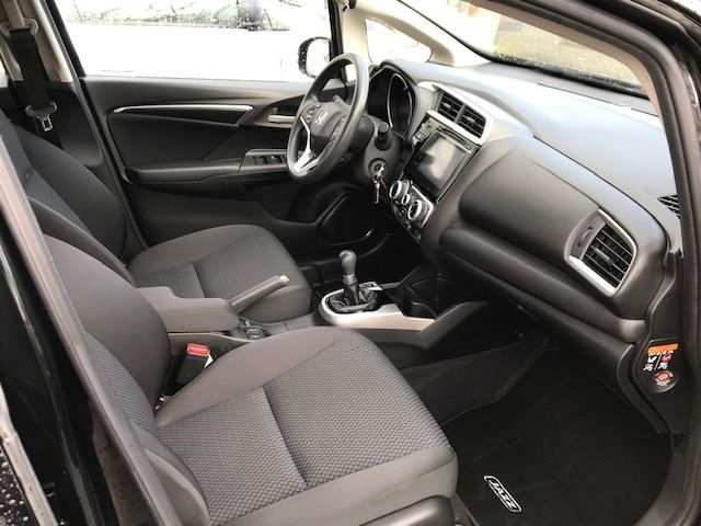 Fahrzeugabbildung Honda Jazz 1.3 i-VTEC Comfort DynLi LM PDC SpurW SHZ