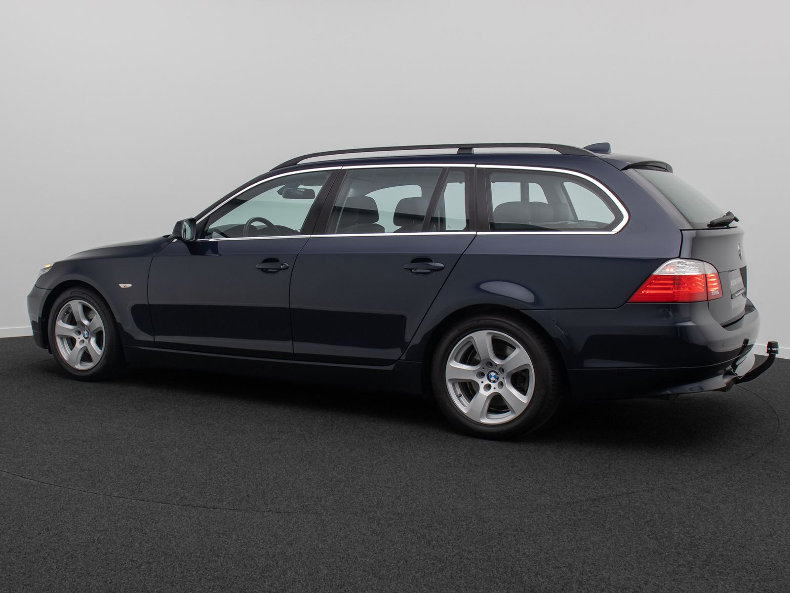 Fahrzeugabbildung BMW 520d Special Edition PDC NaviPro Memory Tempomat
