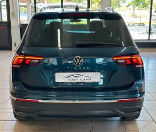 Volkswagen Tiguan - 5