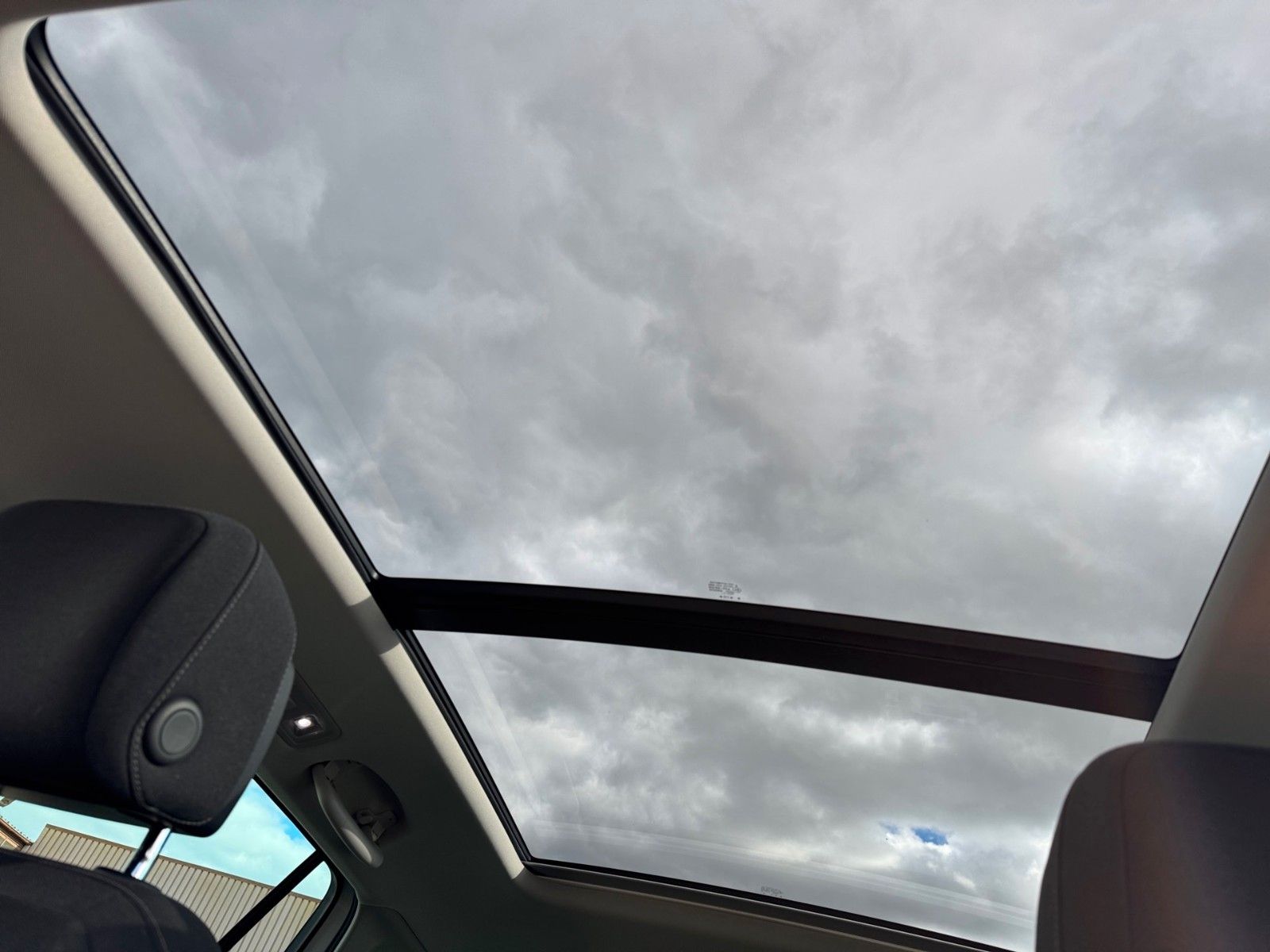Fahrzeugabbildung Volkswagen Tiguan Highline 2.0 TSI 4Motion