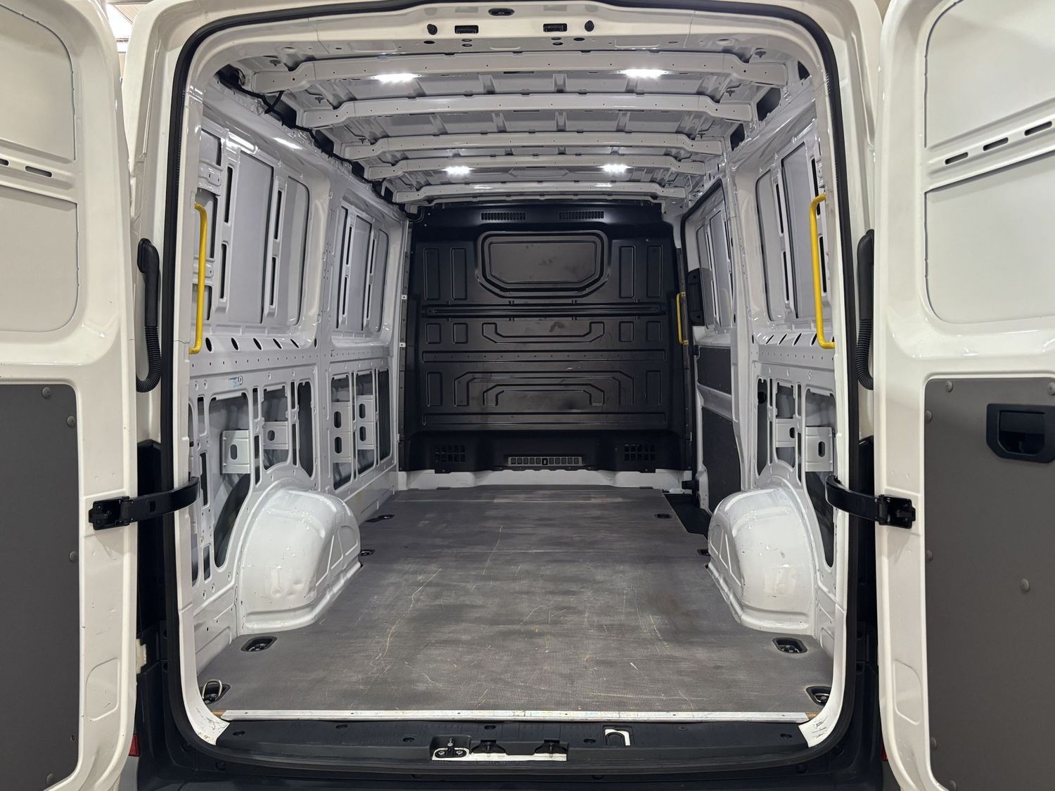 Fahrzeugabbildung Volkswagen Crafter Kasten 30 mittel #AHK#Klima#Kamera#St.Hz
