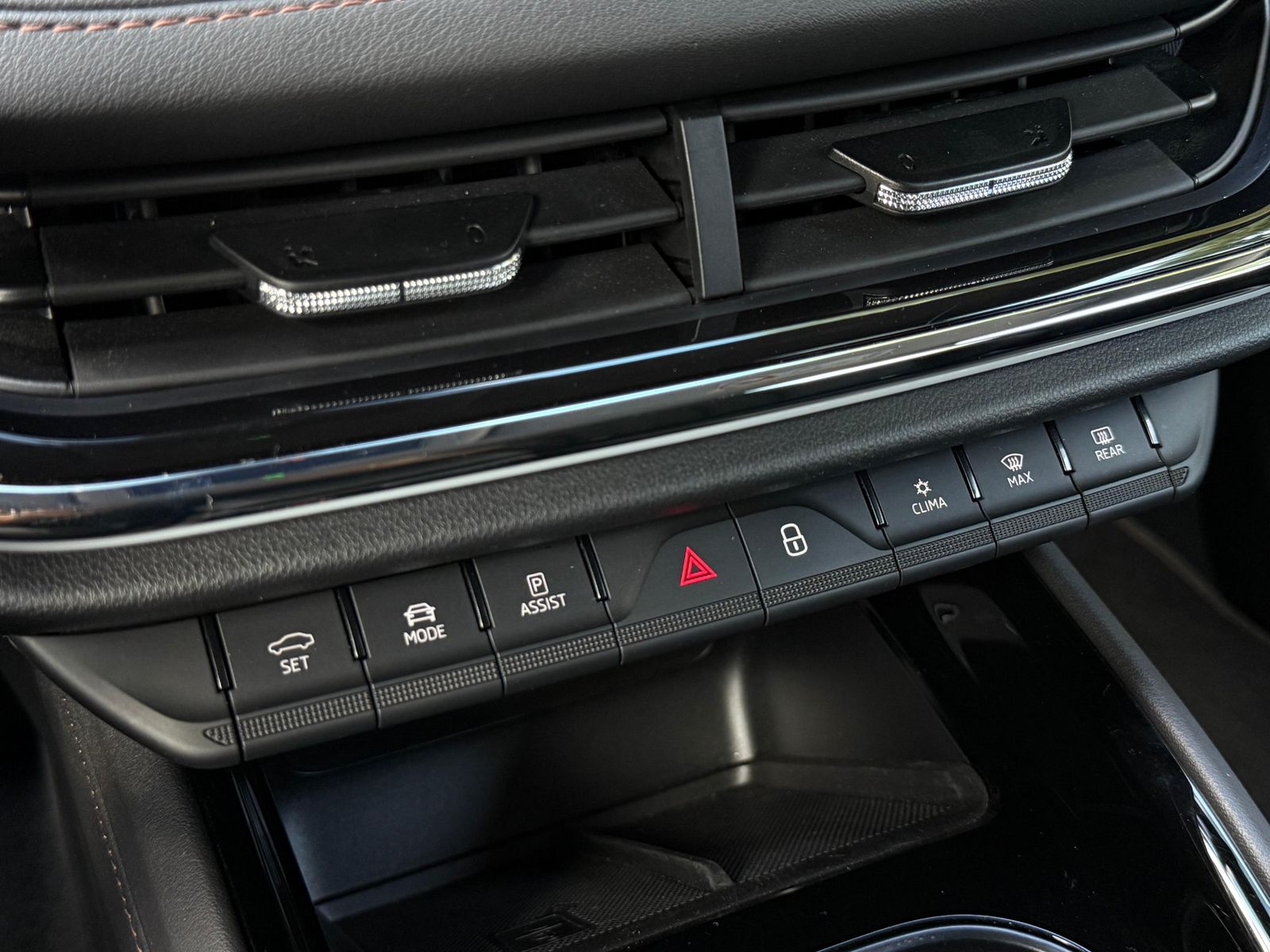 Fahrzeugabbildung SKODA Enyaq 80 x Suite CCS+MATRIX+KAM+AHK+LEDER+SPORT