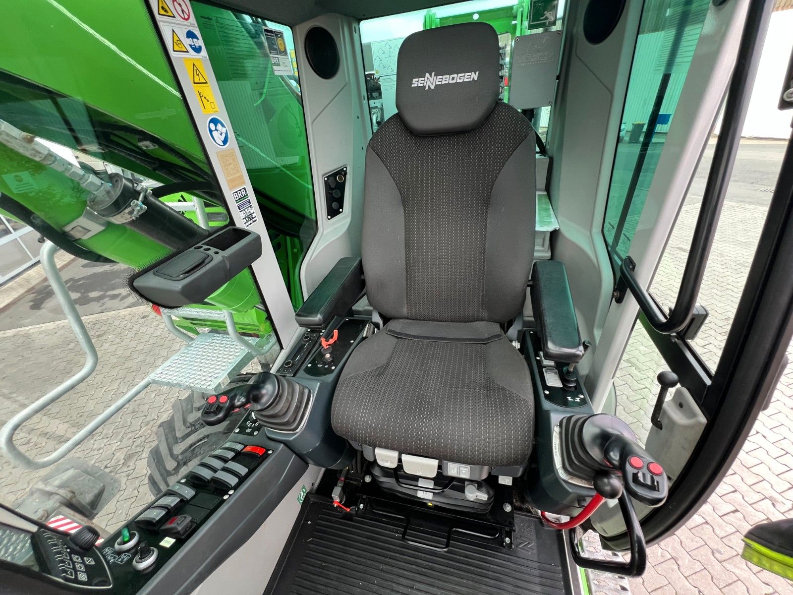 Fahrzeugabbildung Sennebogen 718 / inkl. Vosch Fällzange / nur 1.965h!