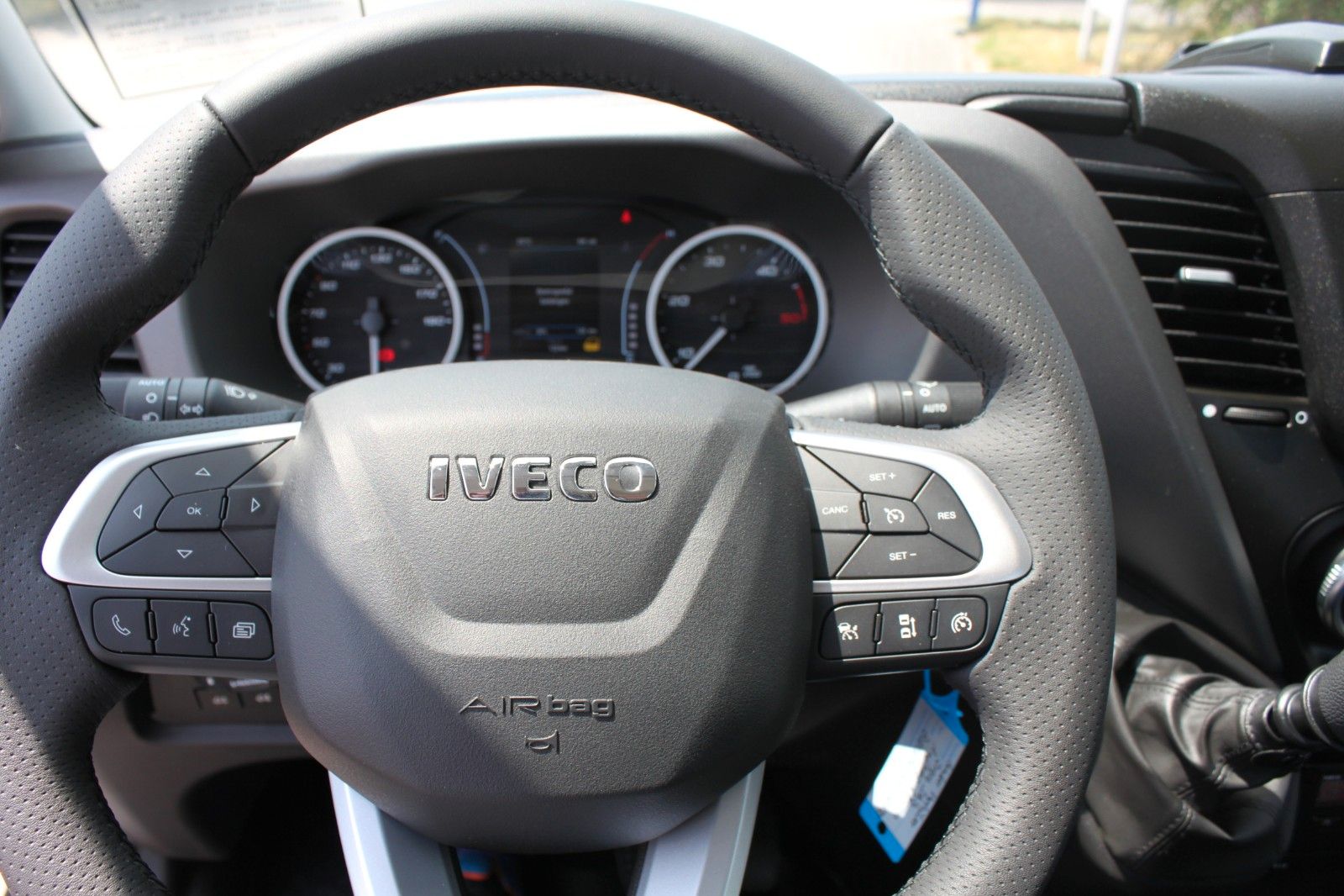 Fahrzeugabbildung Iveco Daily 72 C 18H/P Abrollkipper Palfinger mit Cont