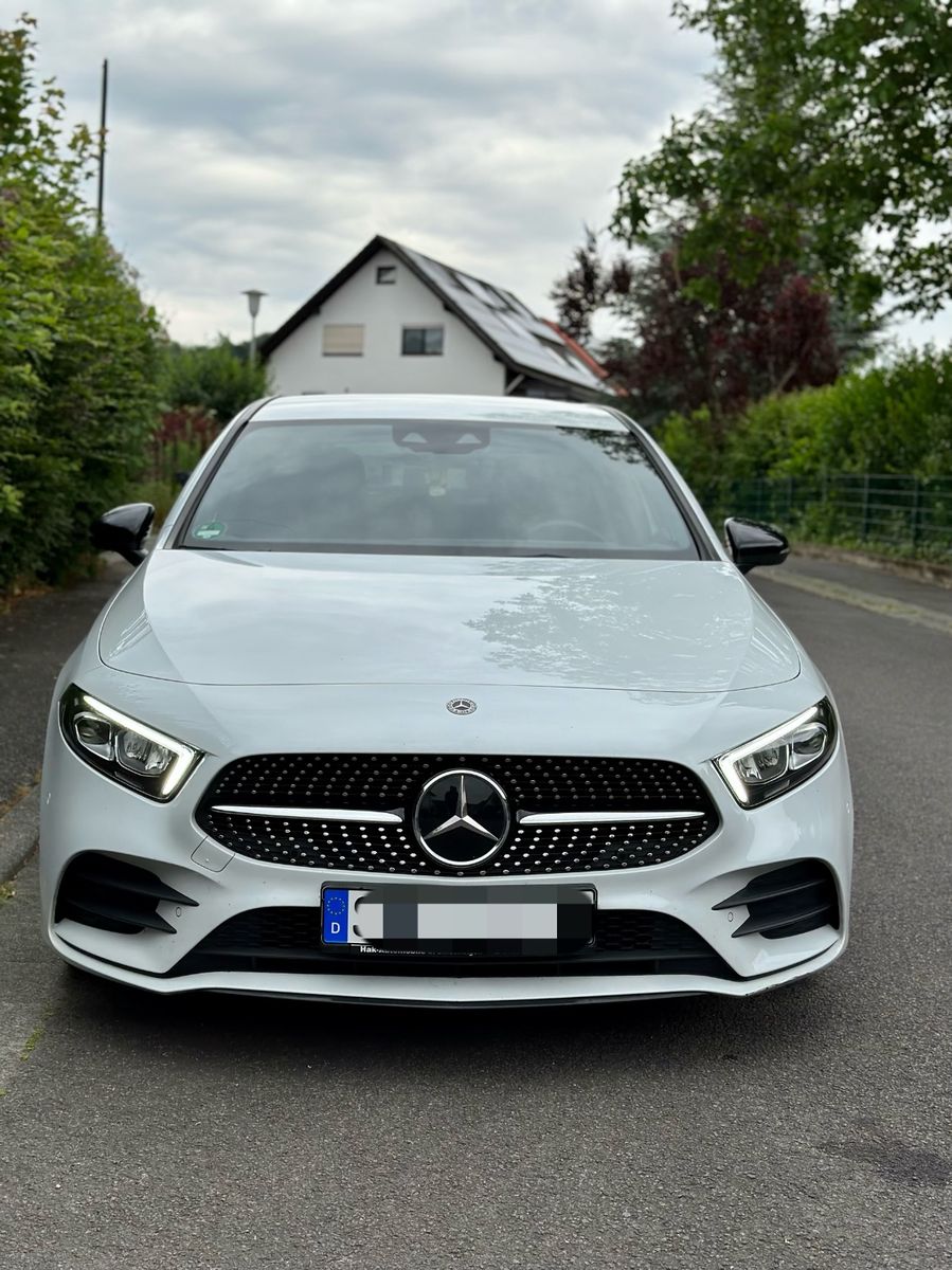 MERCEDES-BENZ A 220 d 4MATIC DCT - AMG Paket 