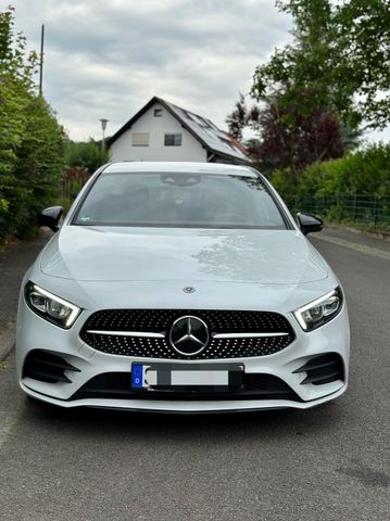 MERCEDES-BENZ A 220 d 4MATIC DCT - AMG Paket 