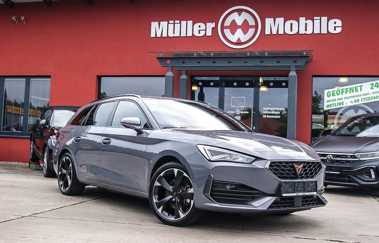 Fahrzeugabbildung CUPRA Leon Sportstourer e-Hybrid PANORAMA CARPLAY ACC