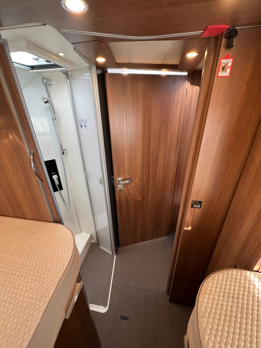 Fahrzeugabbildung Carthago C2-tourer I 147 RB-LE comfort 4.2t Mercedes