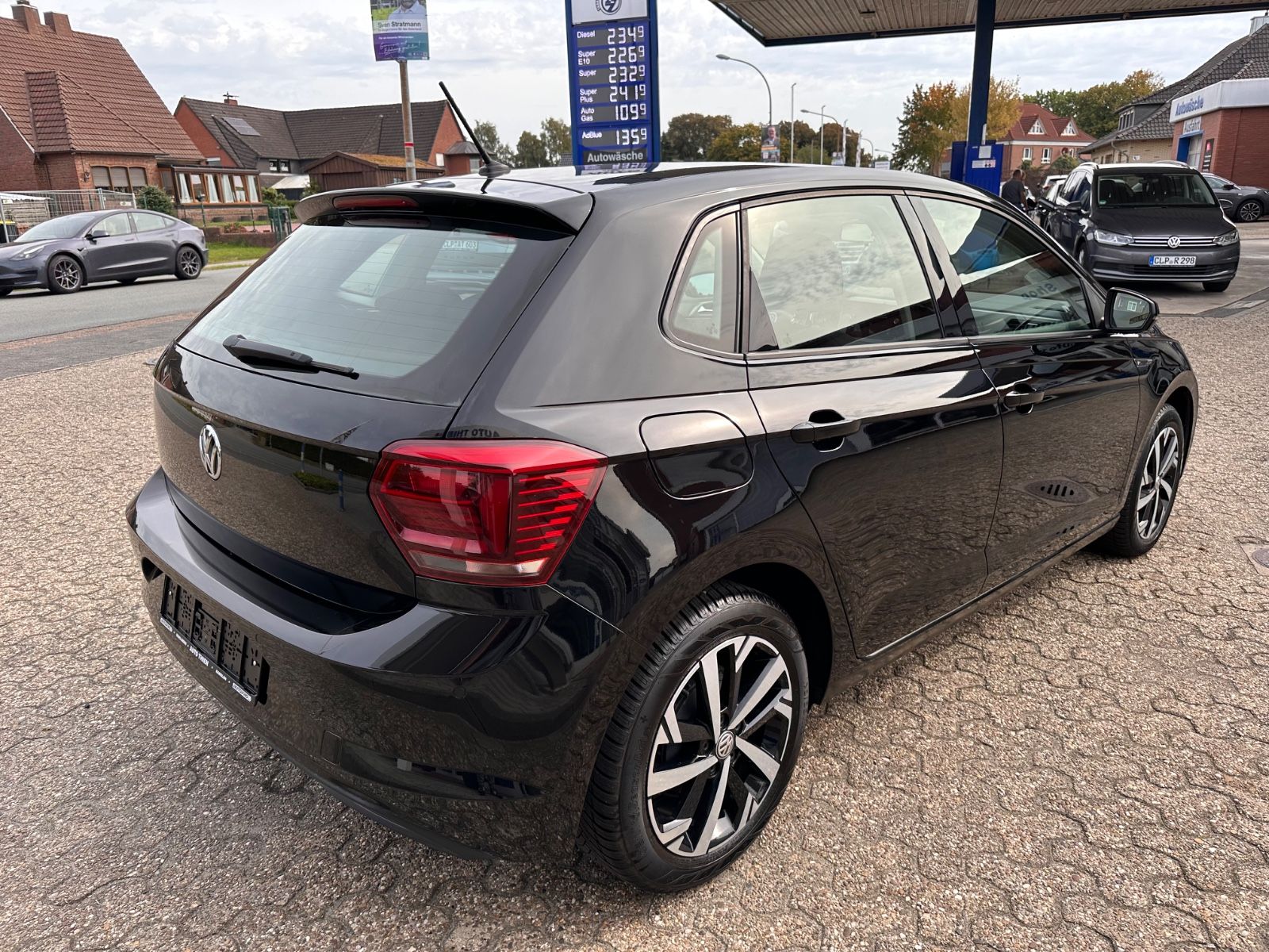 Fahrzeugabbildung Volkswagen Polo 1.0 TSI Comfortline APP/SHZG/GJR/PDC