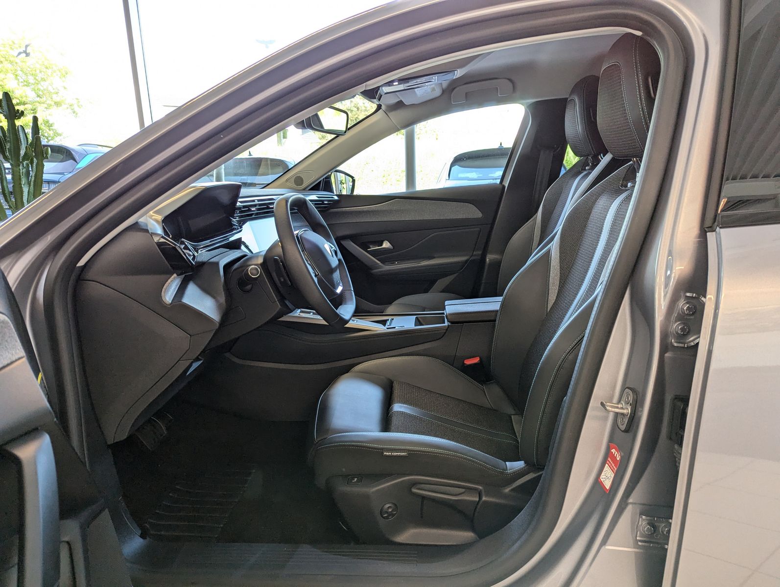 PEUGEOT 308 1.2 e-THP Allure Komfort-Paket ACC 360° AHK - Image 12