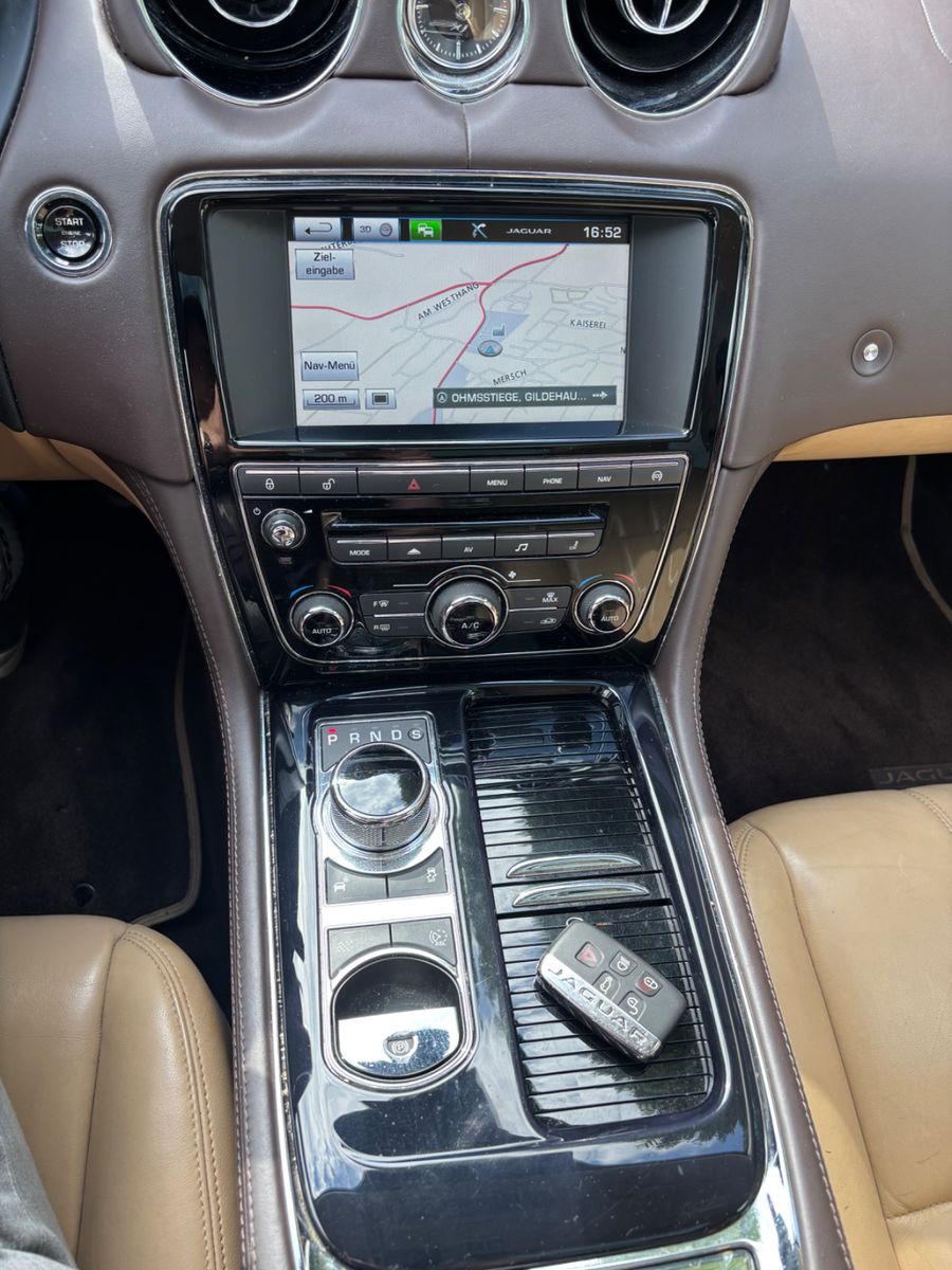 Foto 16 van JAGUAR XJ