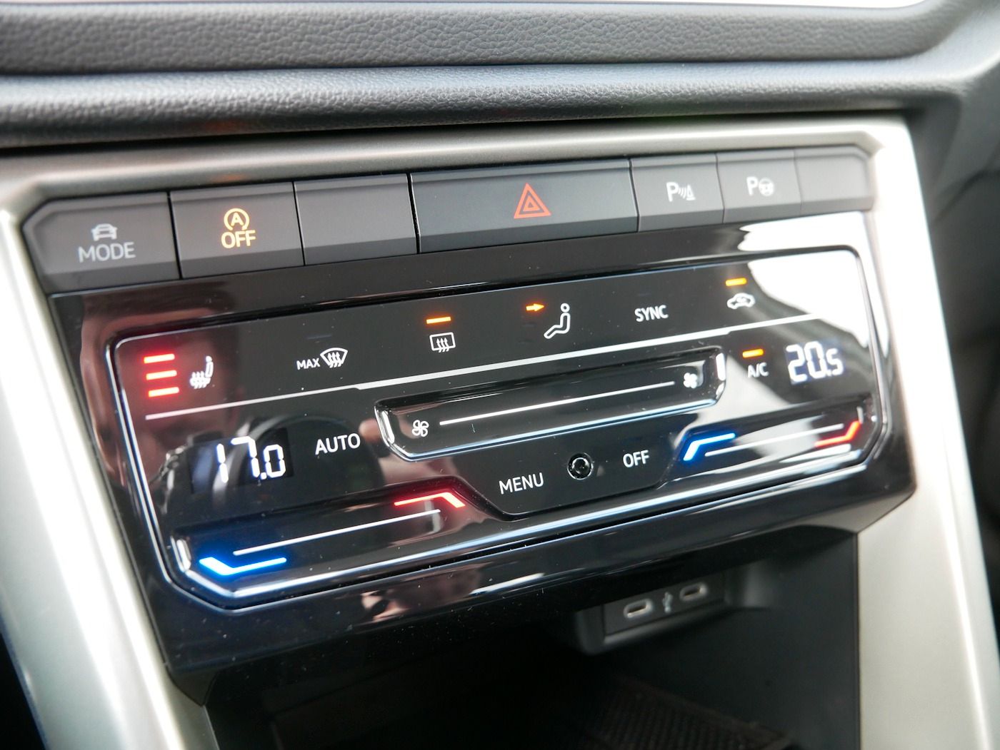 Fahrzeugabbildung Volkswagen T-Roc 1.0 TSI MOVE NEU35T LED NAVI SHZ Allwetter