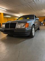Mercedes-Benz Mercedes Benz E300 Coupé - Mercedes-Benz E 300 aus 1989