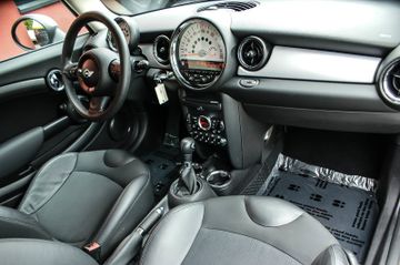 Fahrzeugabbildung MINI Cooper 1.6 Automatik CHILI-PAKET PDC SIHZG 2HAND