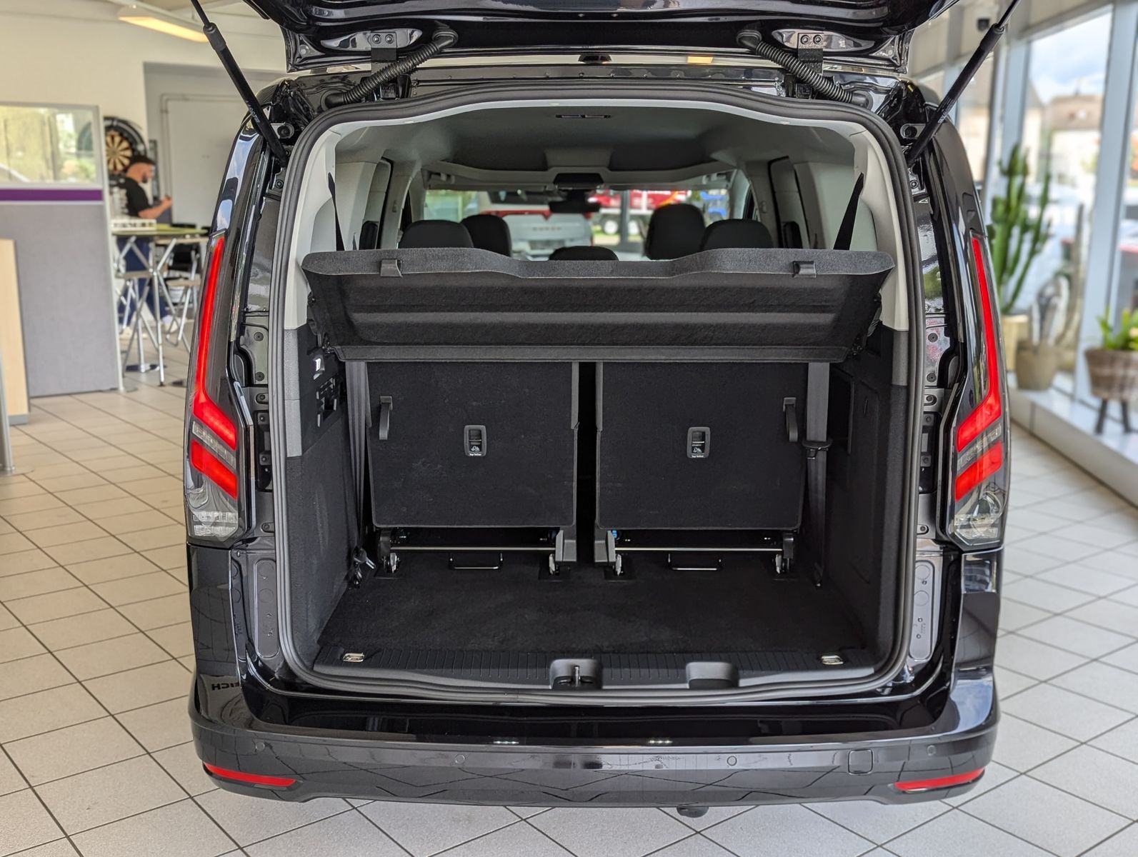 FORD Tourneo Connect L2 Titaniu 7-Sitz Bi-LED Cam AHK - Image 17