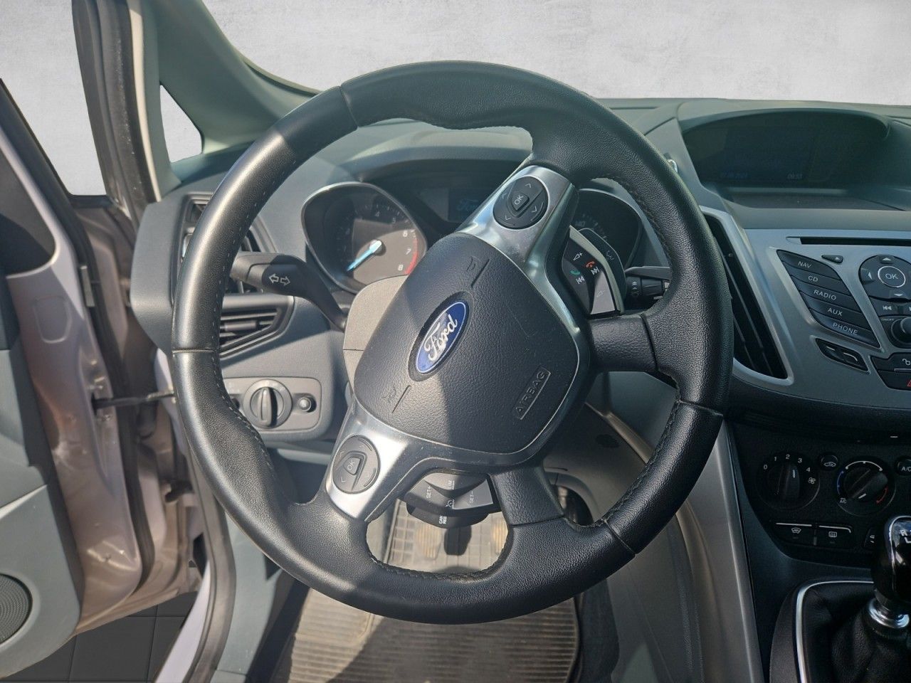 Fahrzeugabbildung Ford Grand C-MAX Trend - Zylinderkopf Schaden Klima