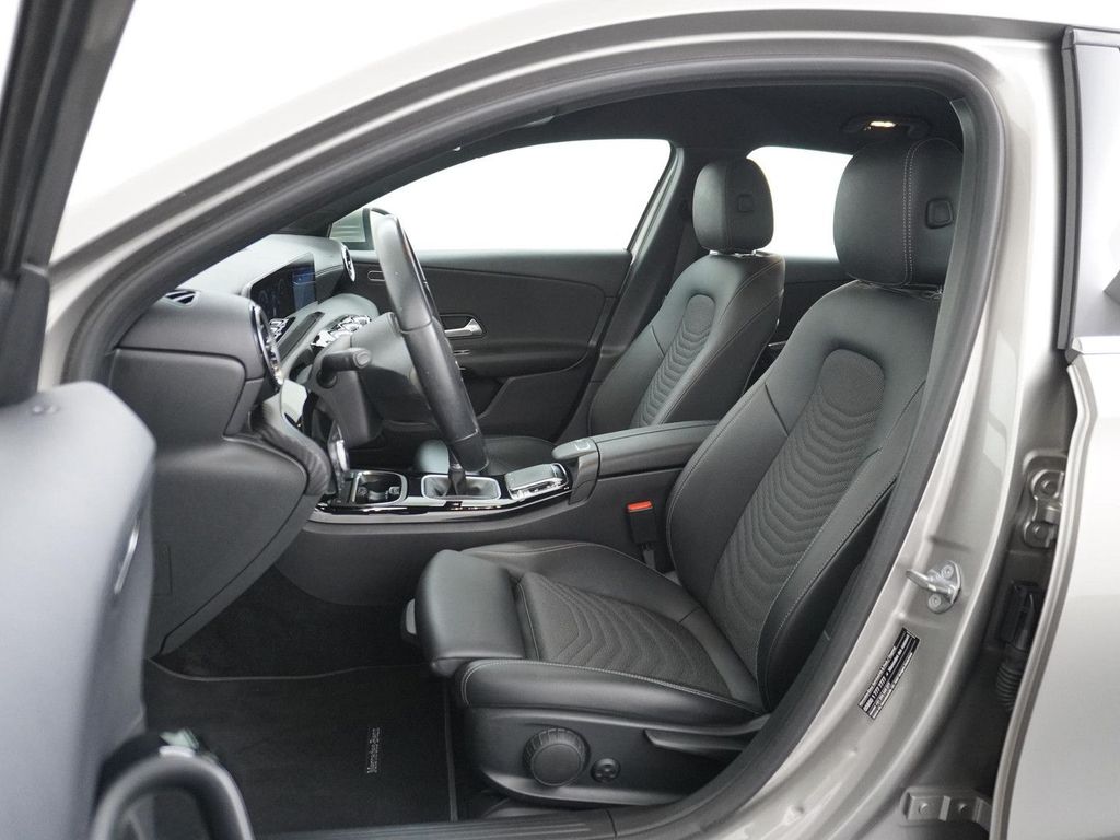 Mercedes-Benz A 160 Business Solution Plus | AHK Wegklapbaar |
