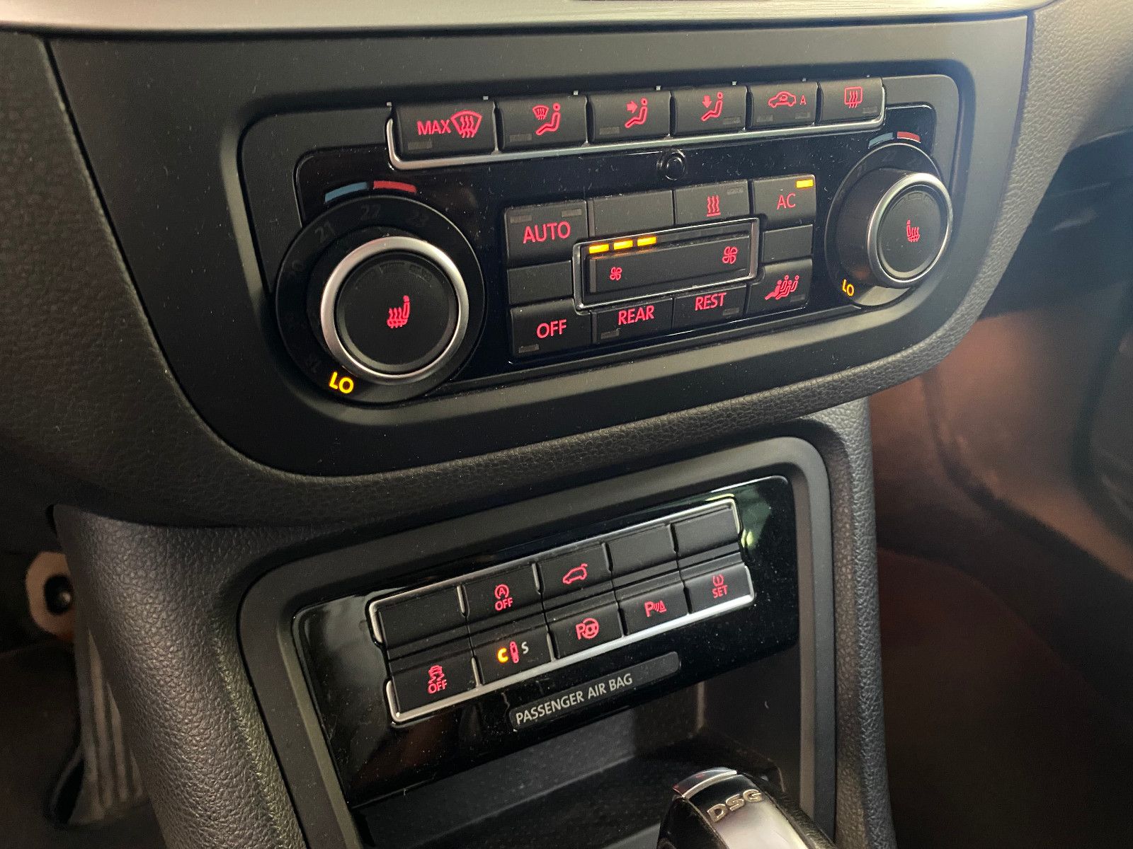 Fahrzeugabbildung Volkswagen Sharan Highline TDI DSG AHK DCC Pano Xenon Sthz