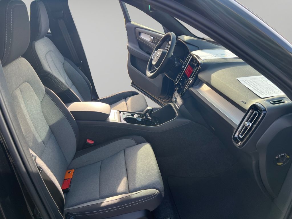 VOLVO XC40 B3 B DKG Plus Black Edition, FHZ VOLVO XC40 B3 B DKG Plus Black Edition, FHZ