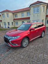 Mitsubishi Plug-in Hybrid Outlander 2.4 MIVEC PLUG-IN H... - rote Mitsubishi Plug-in Hybrid Outlander