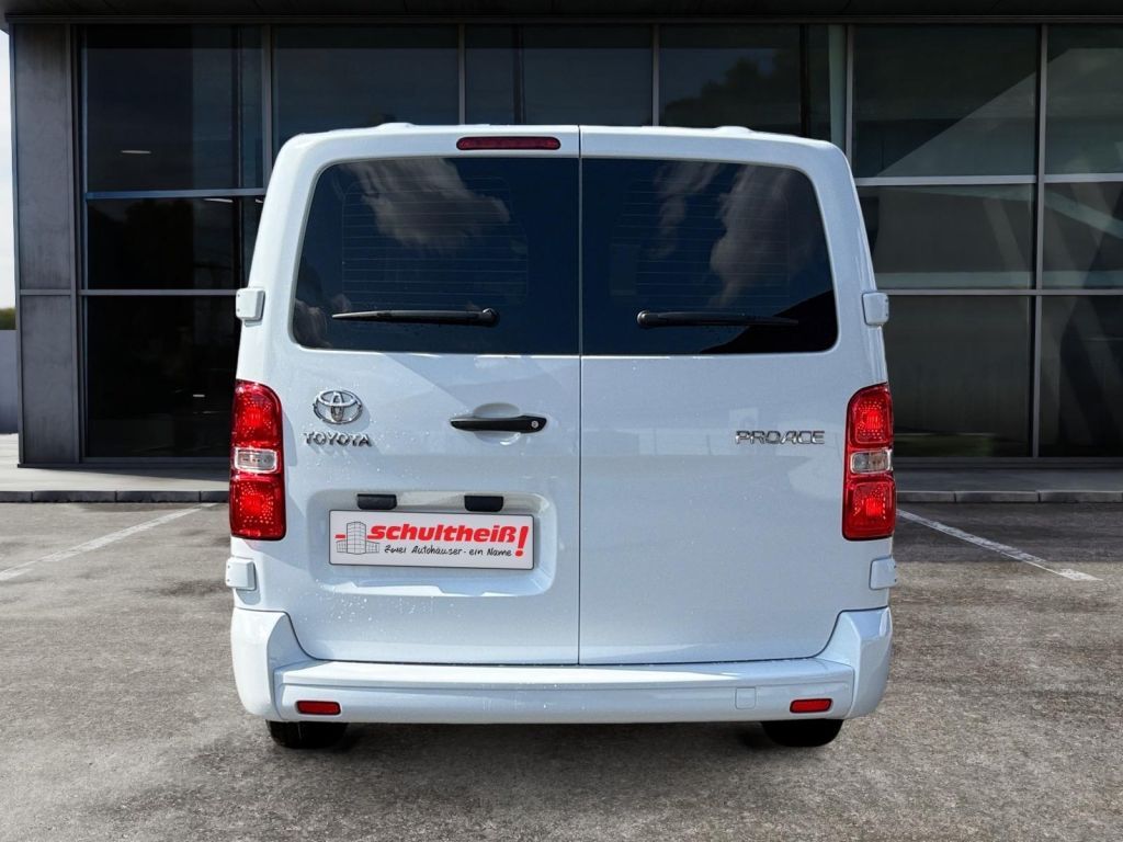Fahrzeugabbildung Toyota Proace 2,0-l-D-4D L2 (9-Si.) Verso Shuttle