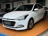 Hyundai i20 Automatik/Klima/Sitzheizung/8 x Alu - gebrauchte Hyundai i20 aus dem Jahr 2015