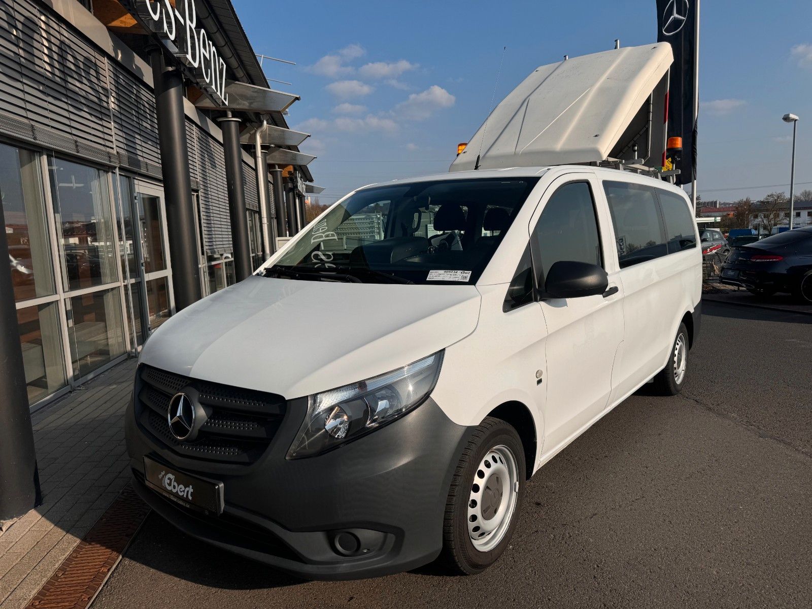 Fahrzeugabbildung Mercedes-Benz Vito 111 CDI Tourer Begleitfahrzeug BF3+ / WVZ