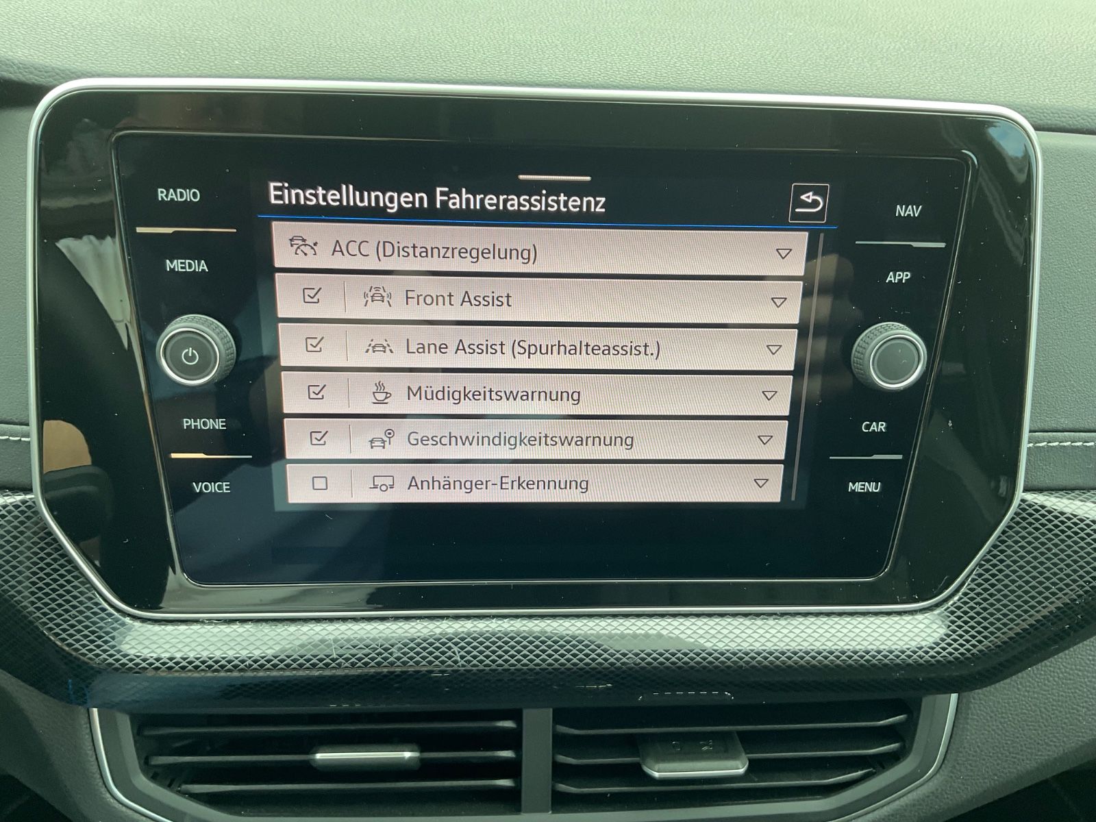 Fahrzeugabbildung Volkswagen T-Cross 1.5 TSI DSG R-Line,Kamera,AHK,ACC,Navi,