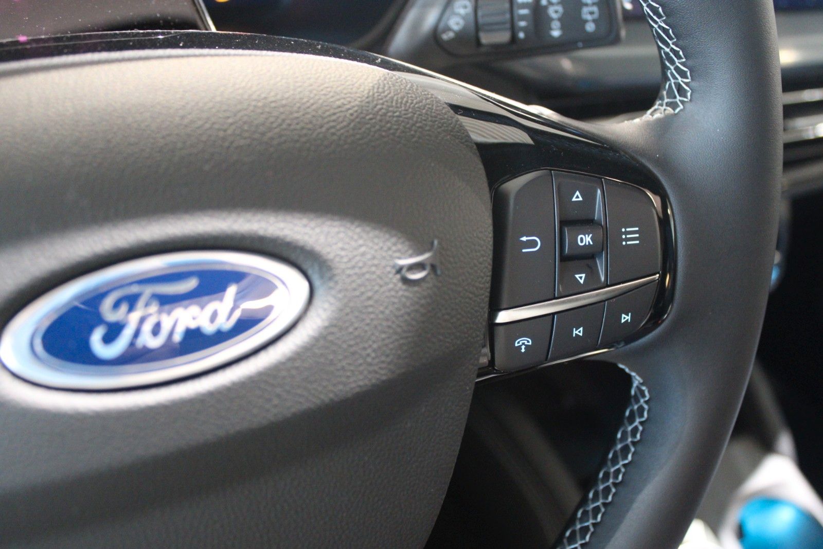 Fahrzeugabbildung Ford Kuga 2.5 Duratec FHEV BlueCruise Edition SOFORT