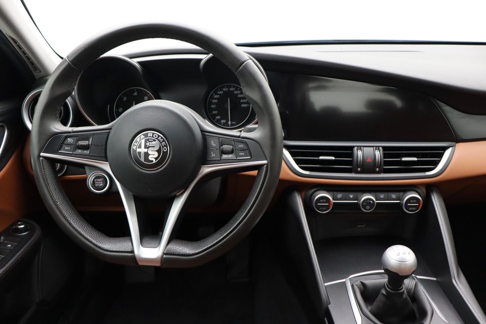 Fahrzeugabbildung Alfa Romeo Giulia 2.2 Super