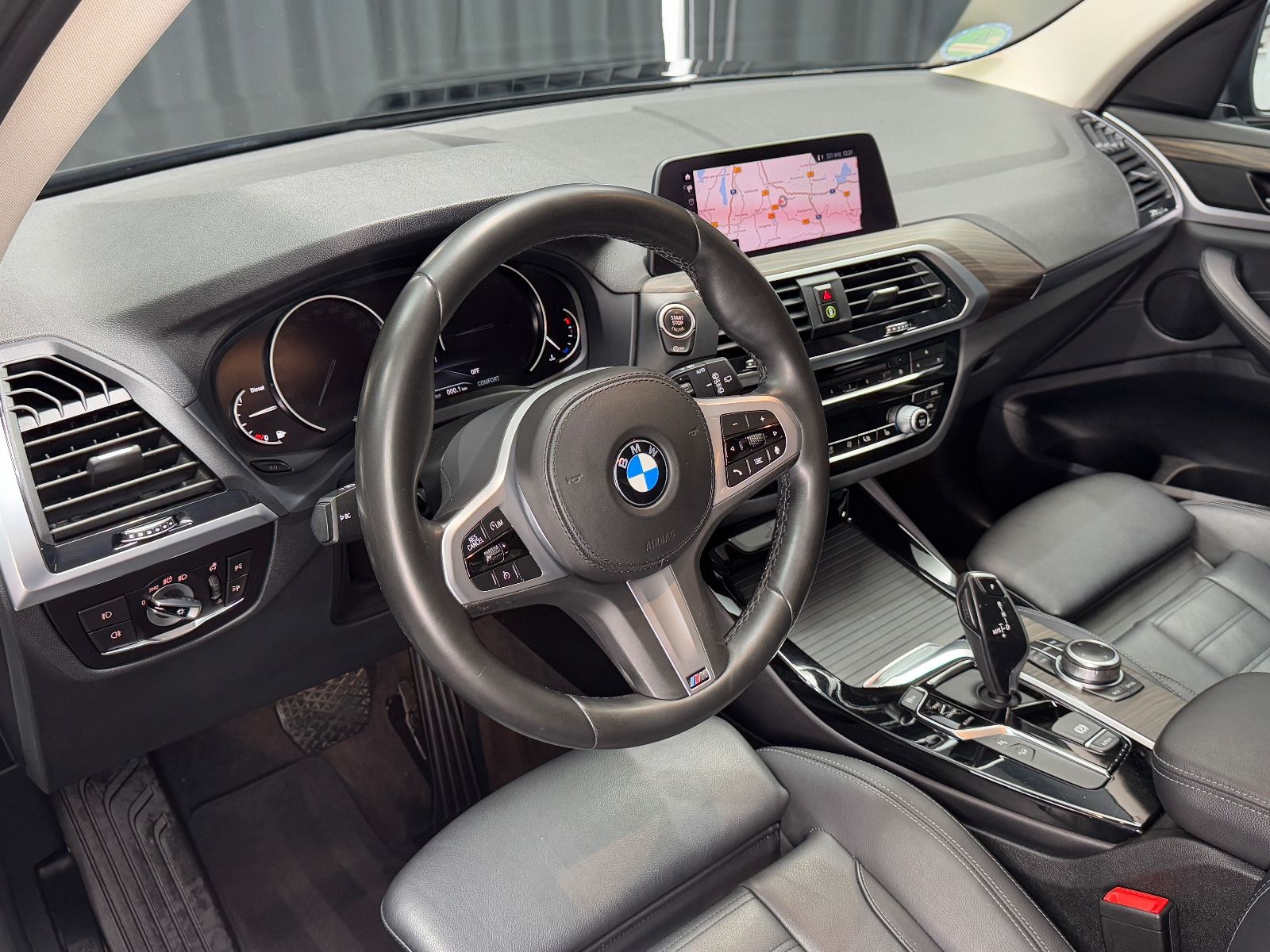 Fahrzeugabbildung BMW X3 xDrive 20d|LEDER|NAVI|M-SPORT 19 ZOLL|AHK