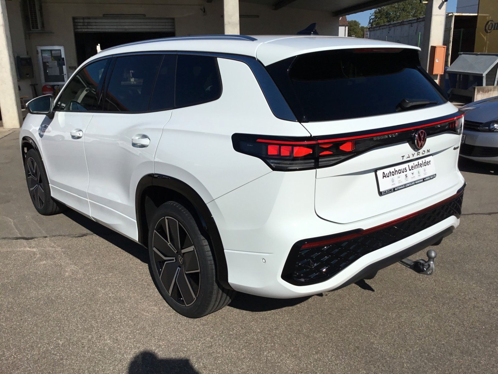 Fahrzeugabbildung Volkswagen Tayron 2.0TDI DSG 4M R-Line+Standh.+AHK+Pano+20"