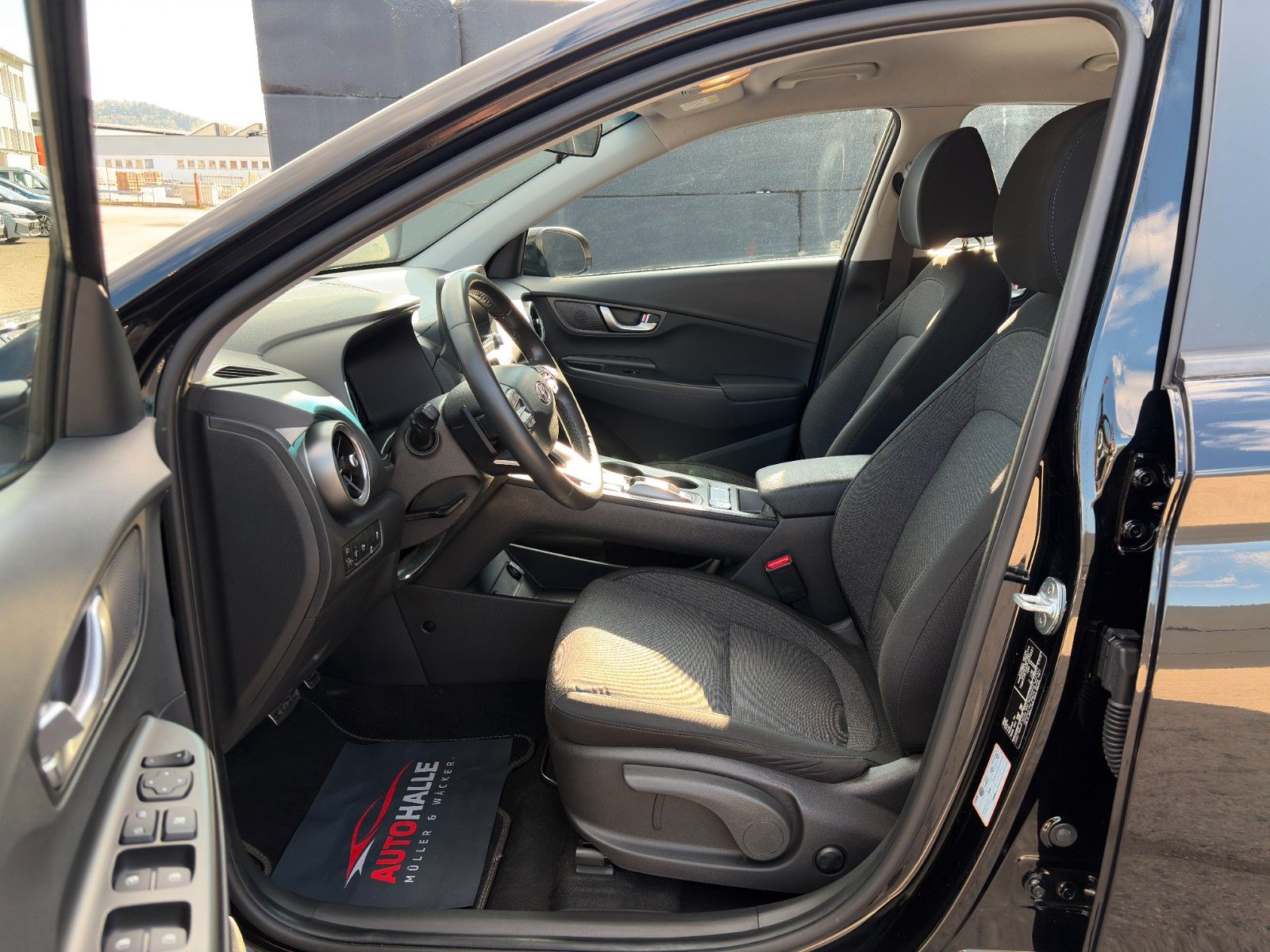 Fahrzeugabbildung Hyundai KONA E Select 2WD ACC PDC CAM LHZ SHZ CarPlay