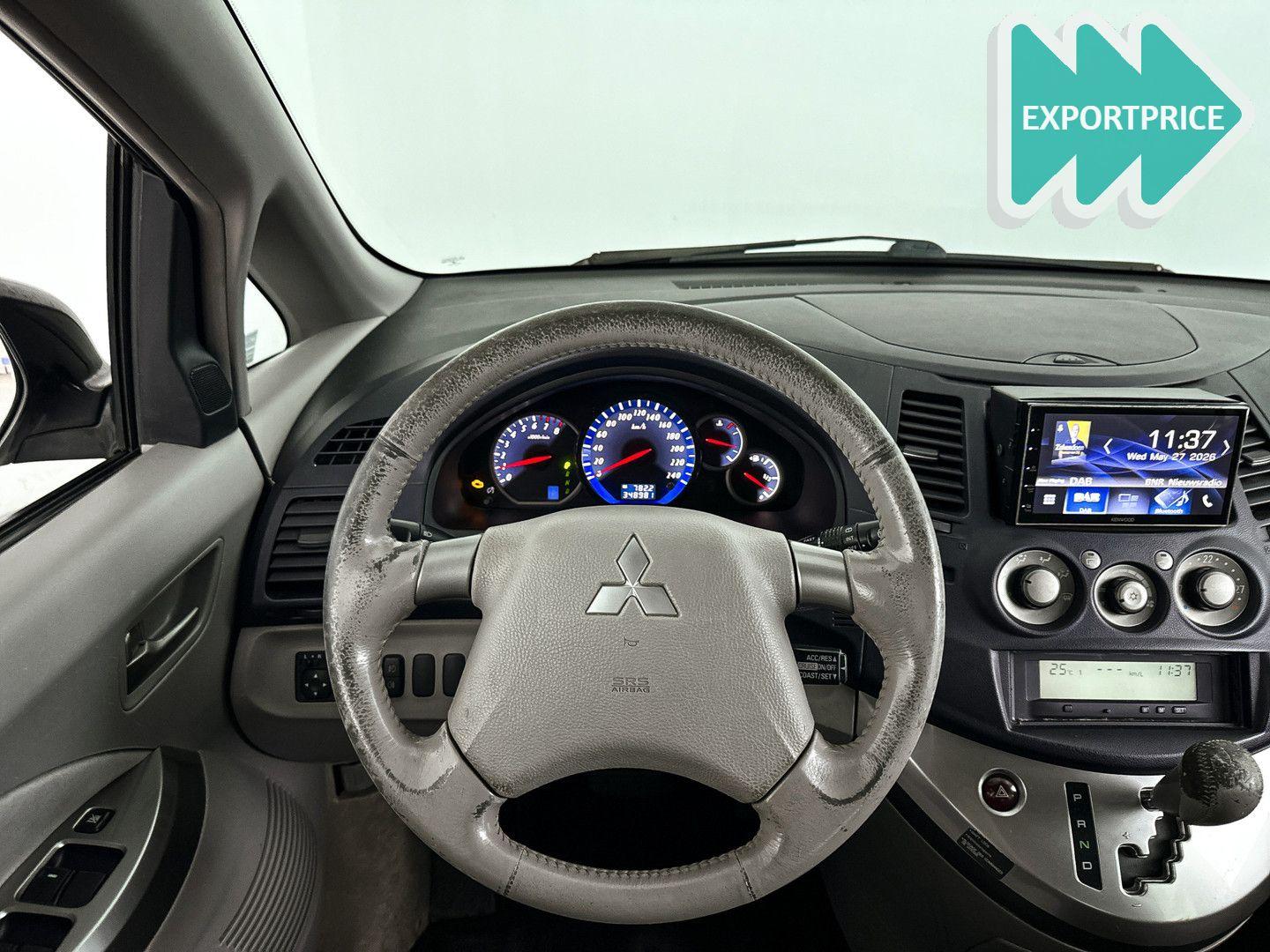 Mitsubishi Grandis 2005 — photo 14