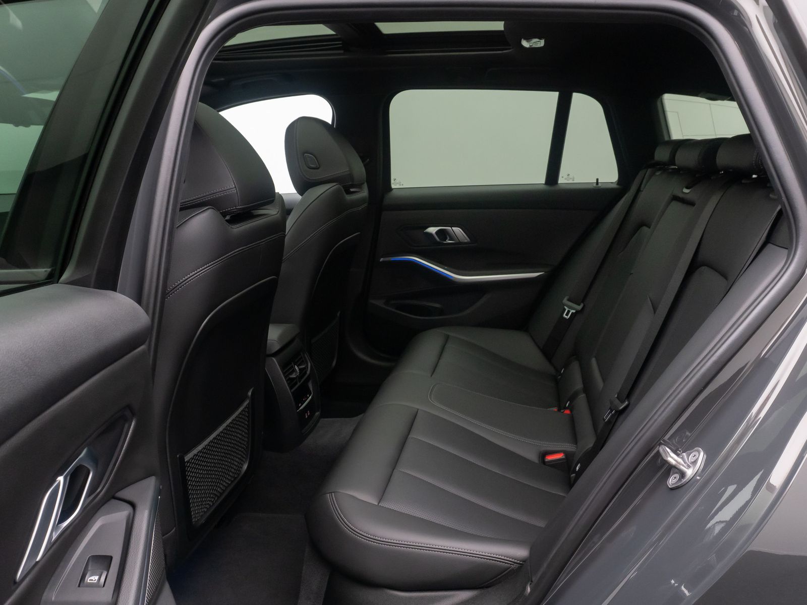 Fahrzeugabbildung BMW 320d xD M Sport Panorama DAB Laser Kamera 19Zoll