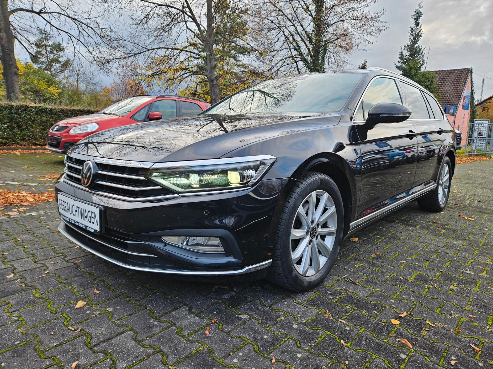 Volkswagen Passat Variant Elegance-DSG-Kamera-Leder-Navi-Al