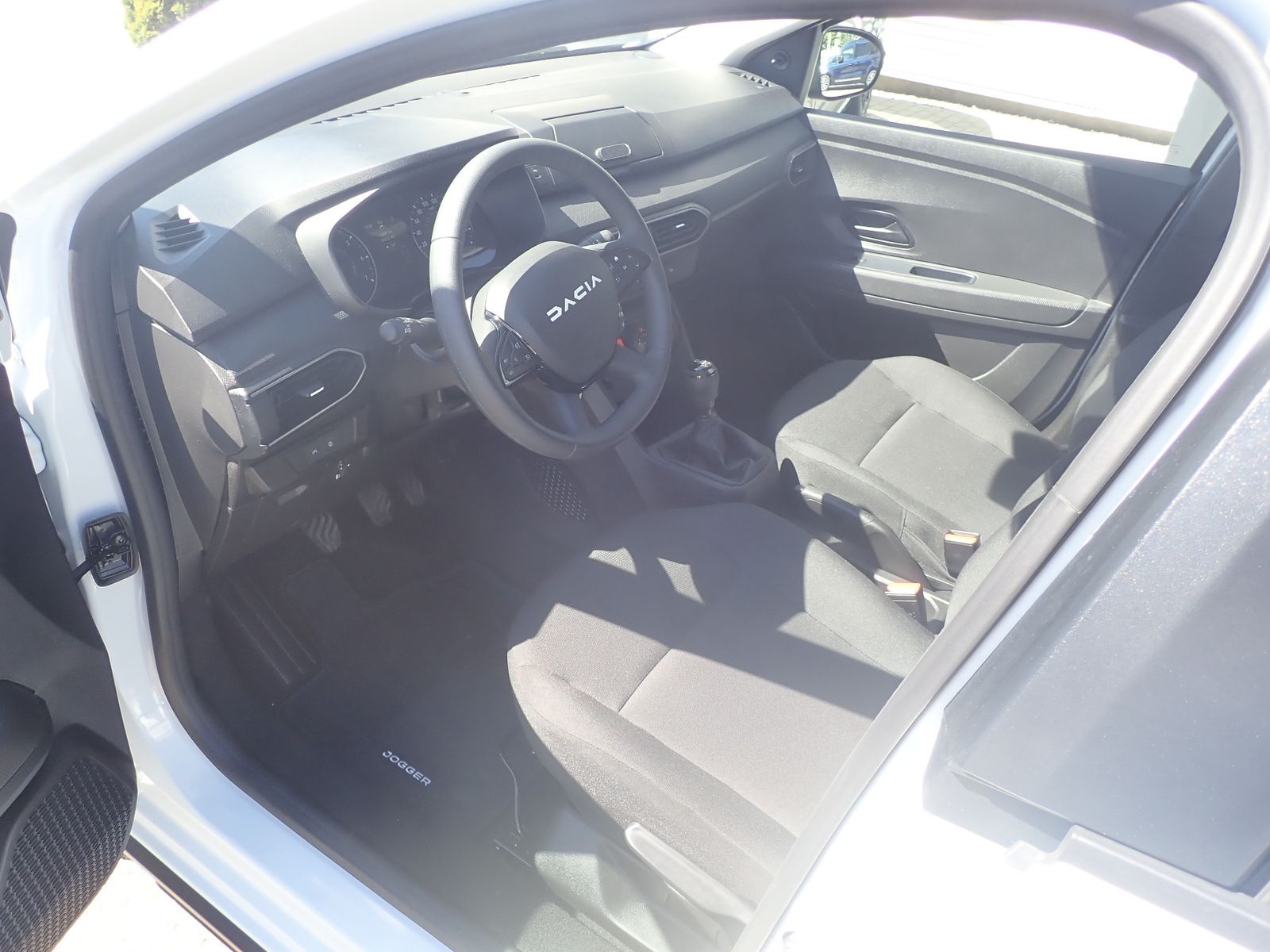 Fahrzeugabbildung Dacia Jogger Essential ECO-G 100
